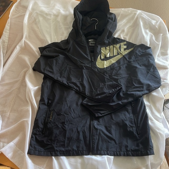 Nike Windrunner packable youth jacket size XL - Picture 5 of 6